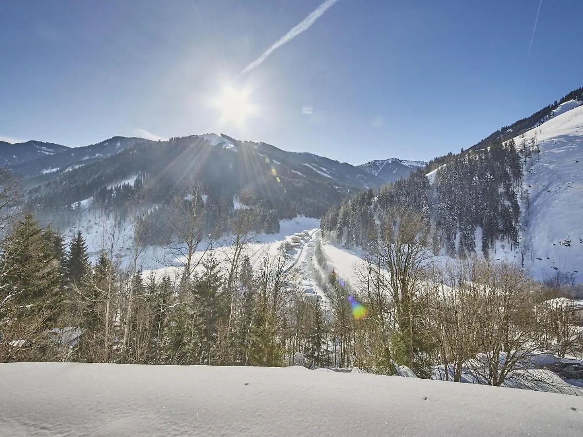 Modern Chalet In Saalbach Hinterglemm With Sauna Austria